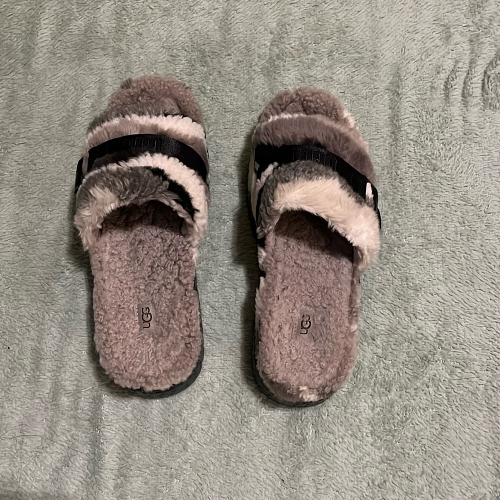 Ugg slides